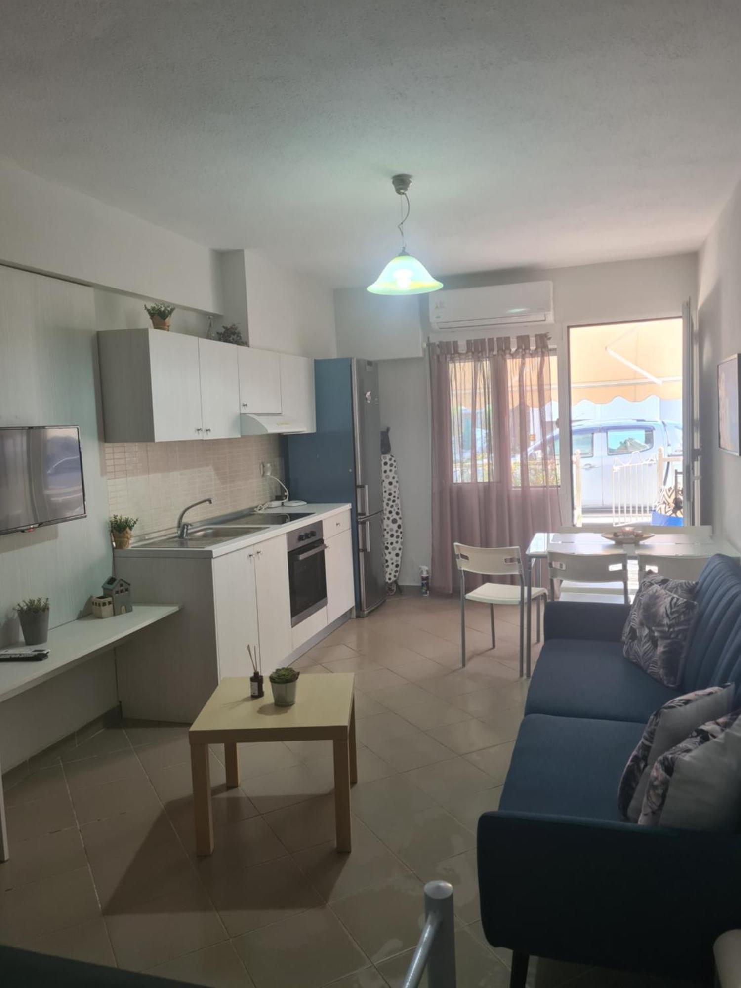 Makis Apartments Touzla โอฟรีนีออน ภายนอก รูปภาพ