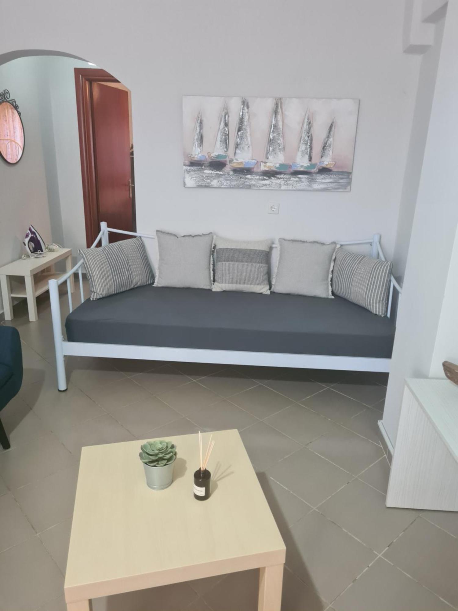 Makis Apartments Touzla โอฟรีนีออน ภายนอก รูปภาพ