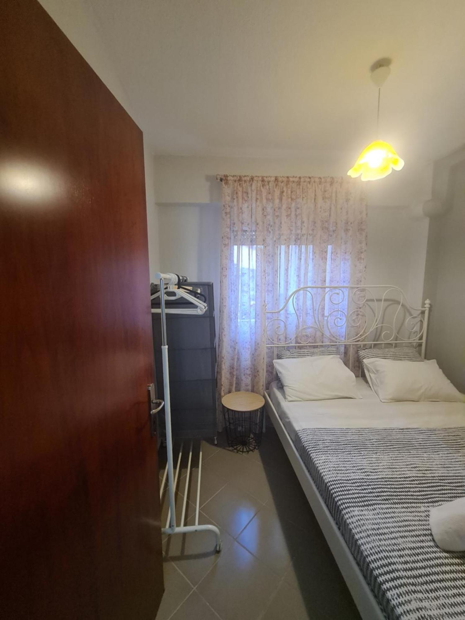 Makis Apartments Touzla โอฟรีนีออน ภายนอก รูปภาพ