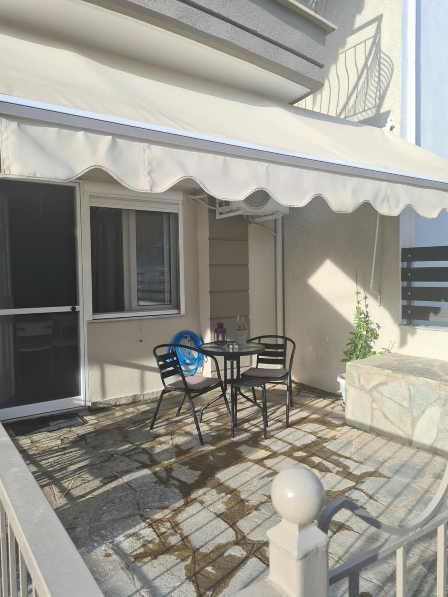Makis Apartments Touzla โอฟรีนีออน ภายนอก รูปภาพ